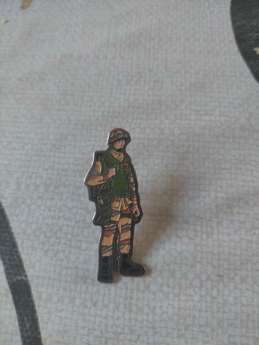 pin's arm&eacute;e de terre 