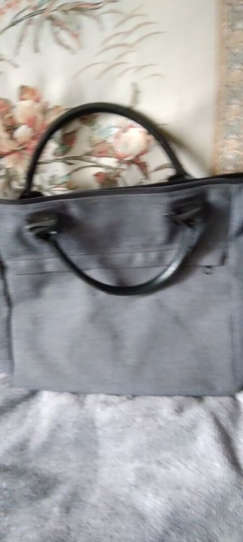 SAC A MAINS 4 Brie-Comte-Robert (77)