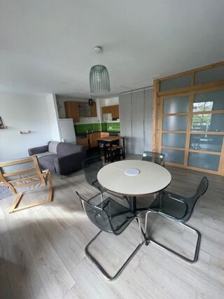  Appartement à louer 4 pièces 75 m²