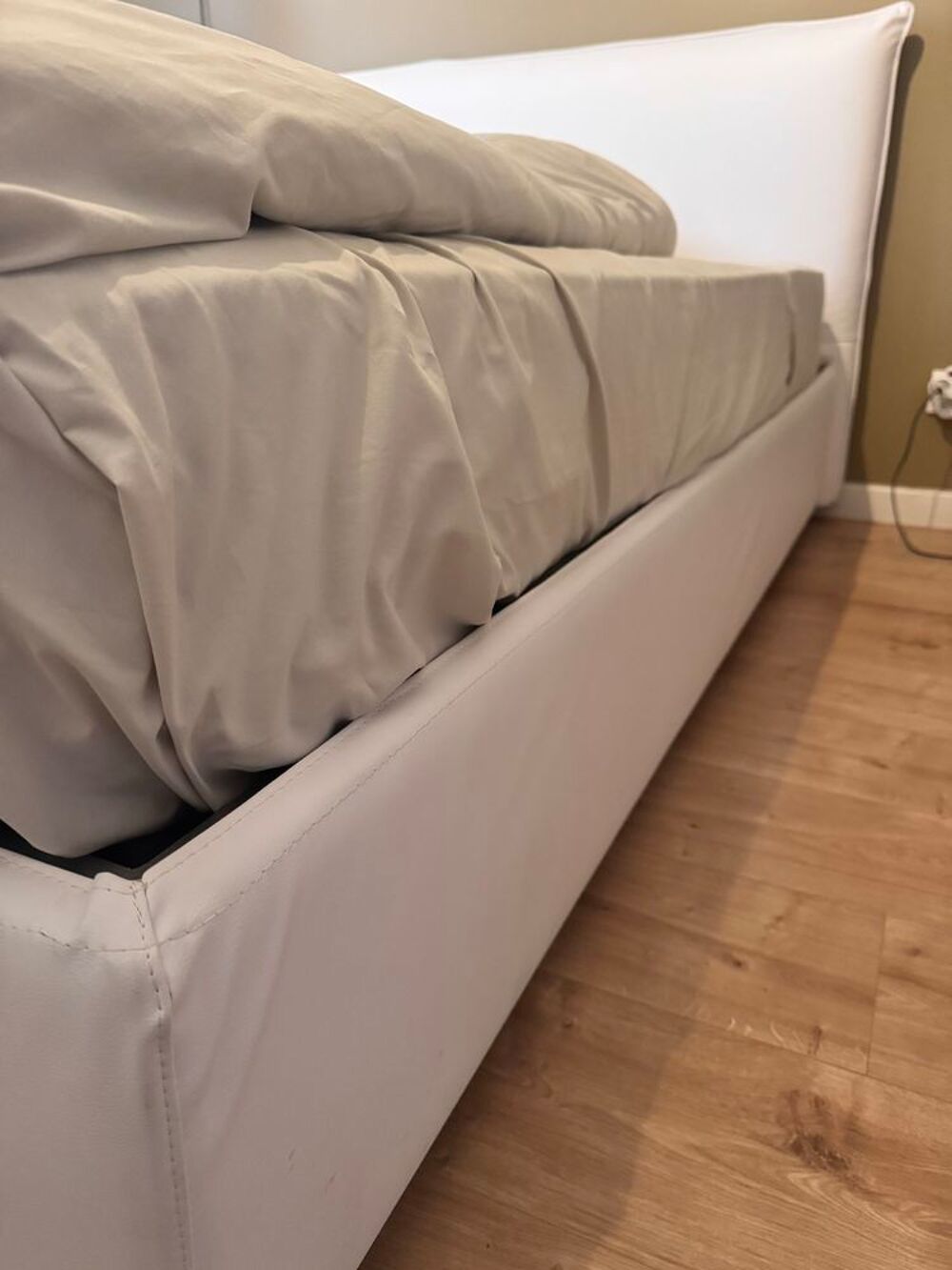 Ensemble lit coffre + matelas 140*190cm Meubles