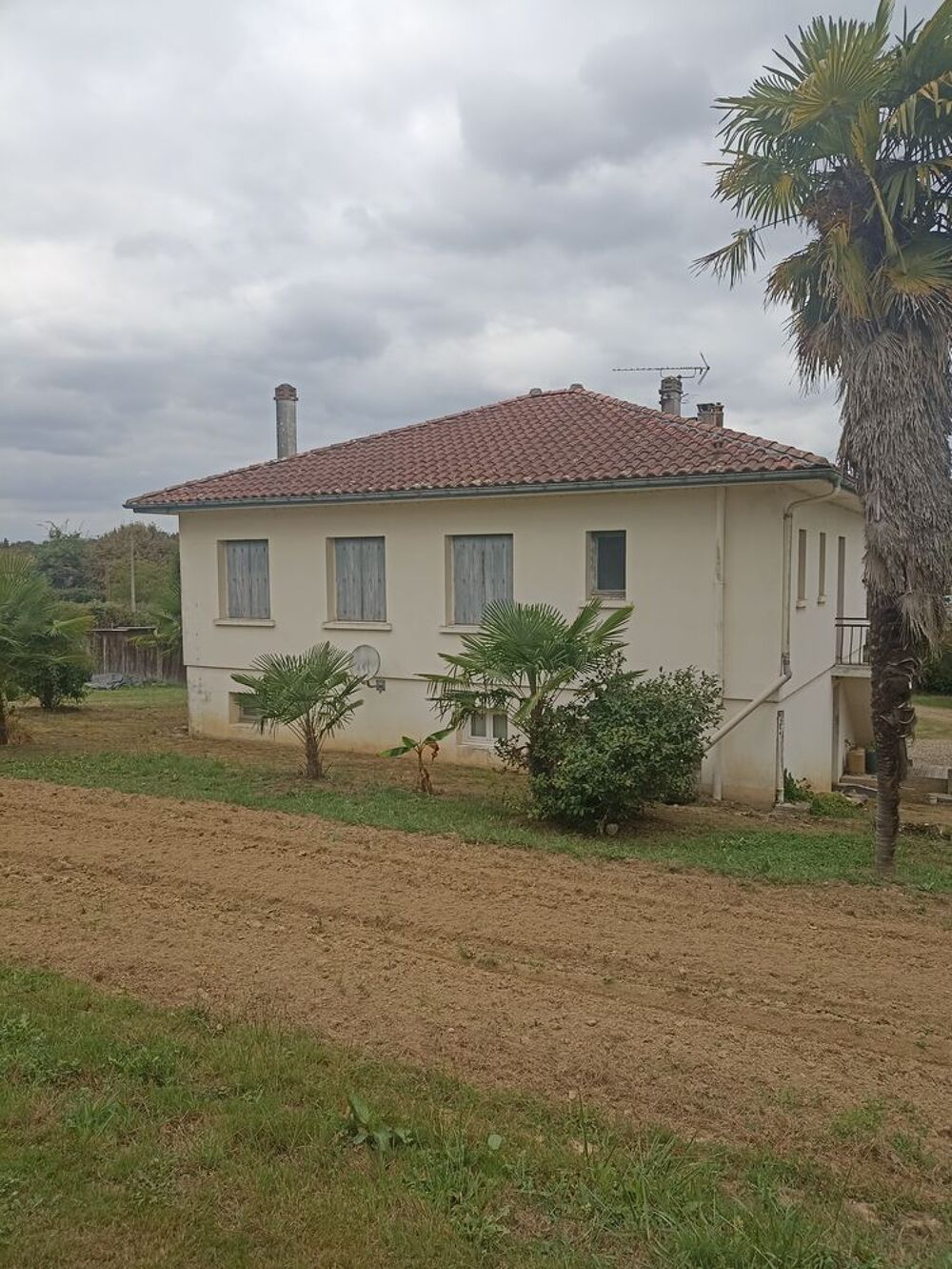 Vente Maison Ste Colombe 40,maison(logement f2+f3) sur 2046 m2 à145000 e, Sainte-colombe
