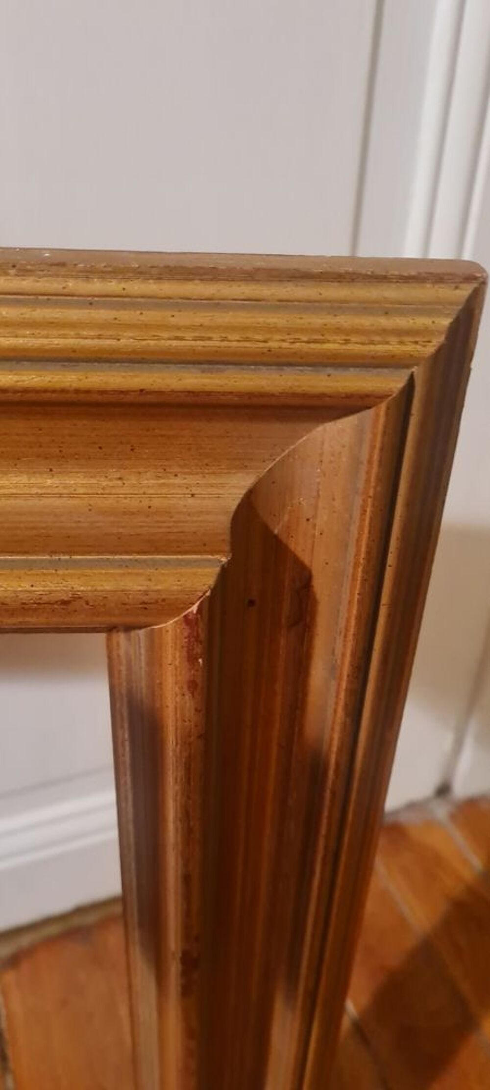 Cadre ancien en bois dor&eacute; D�coration