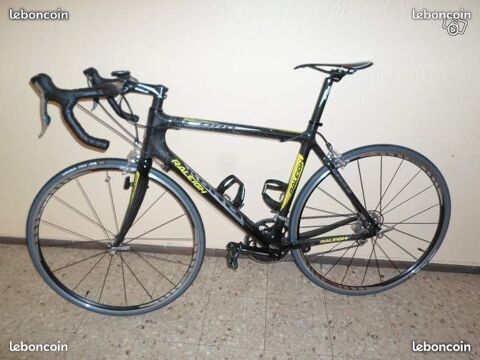V�lo de course  Raleigh  (tout en carbone) 1500 Marsac (23)