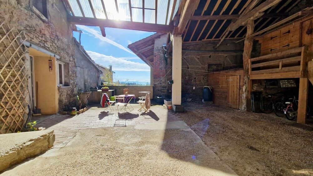 Vente Maison Charmante maison en pierre, 4 chambres, DPE D, Hangar, Aveiz Aveize