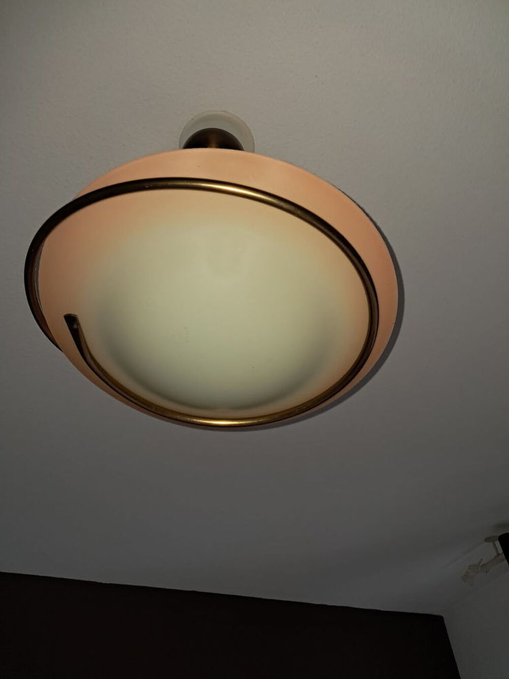 Bonjour , cause d&eacute;m&eacute;nagement je 1 lustre plafonnier Décoration