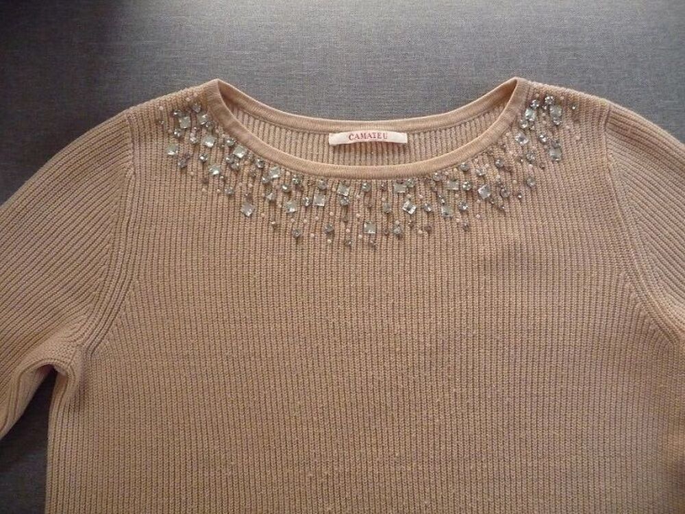 Pull saumon avec strass taille 36-38 Vêtements