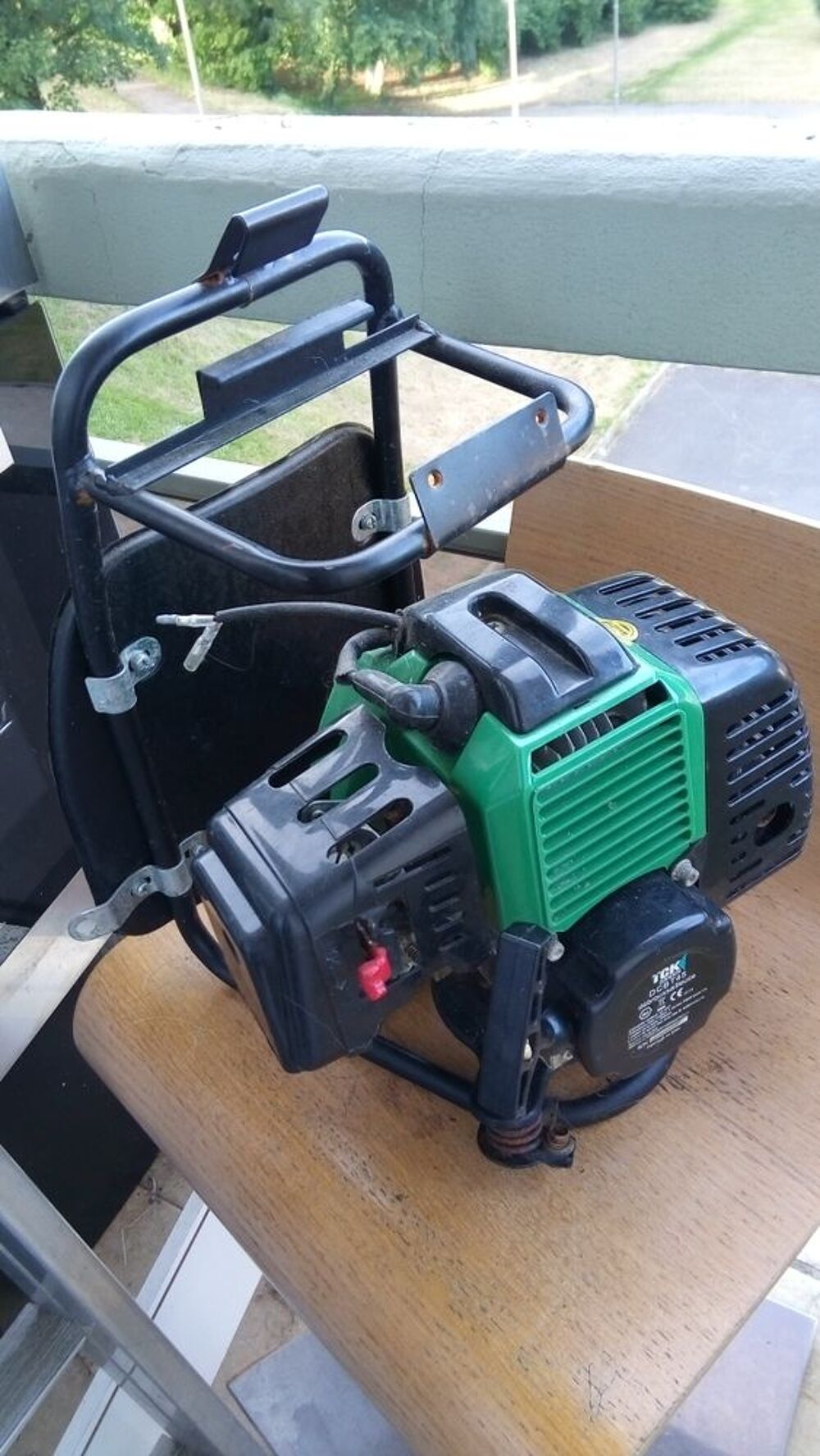 moteur d&eacute;broussailleuse Bricolage
