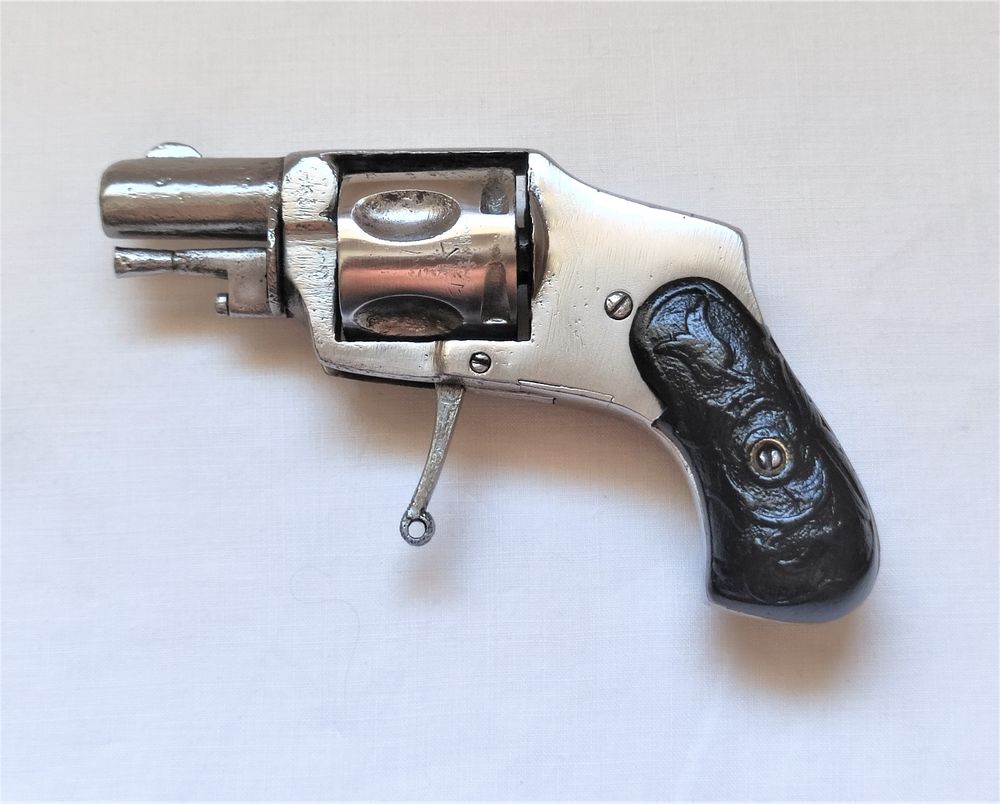 Revolver Puppy Hammerless calibre 320 - 5 coups - 19&deg; si&egrave;cle 