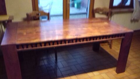 TABLE DE CHEZ BOIS ET CHIFFON 350 Cambrai (59)