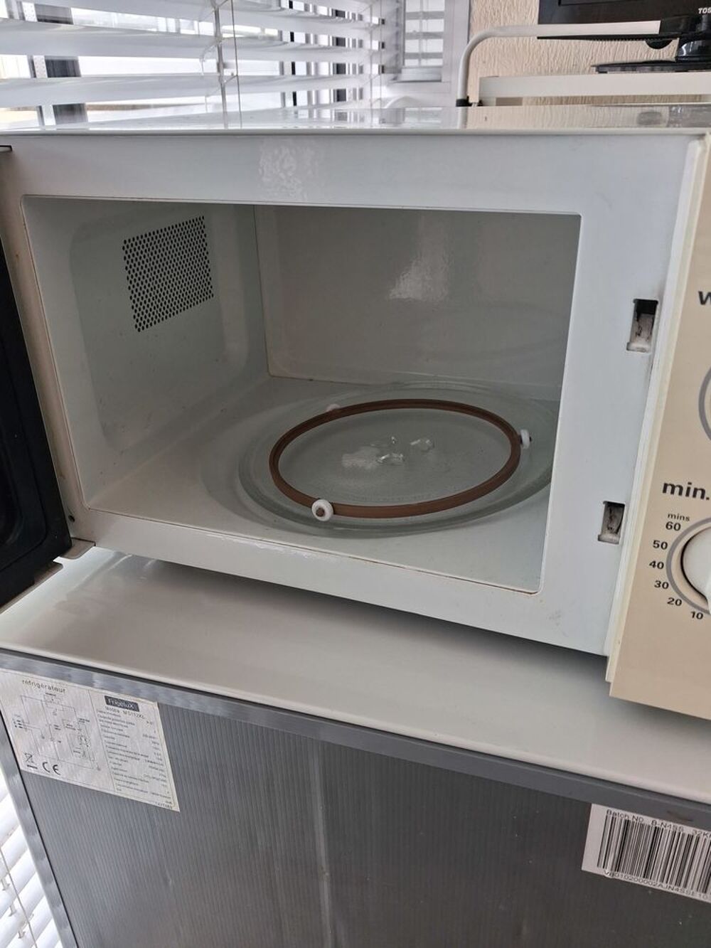 MICRO ONDES MARQUE L.G. Electroménager