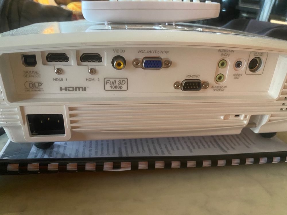 Projecteur OPTOMA HD 25 E Tres bon &eacute;tat
Audio et hifi