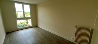  Appartement à louer 2 pièces 80 m² Viroflay