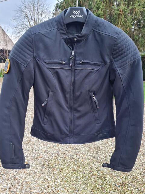 ② Blouson moto cuir triumph taille M/L doublure amovible — Pulls