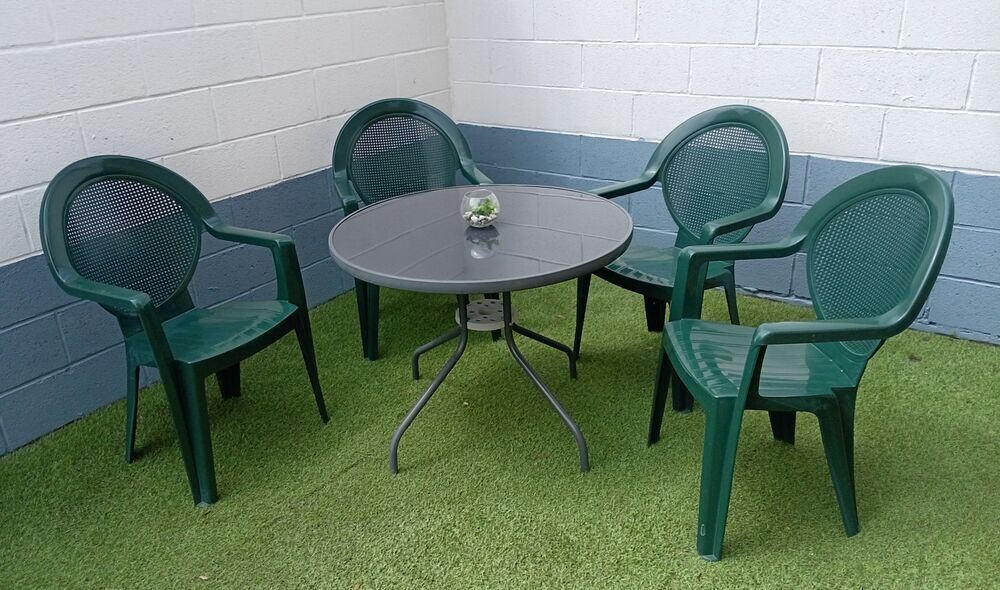 ensemble de jardin une table ronde &amp; 4 fauteuils Meubles