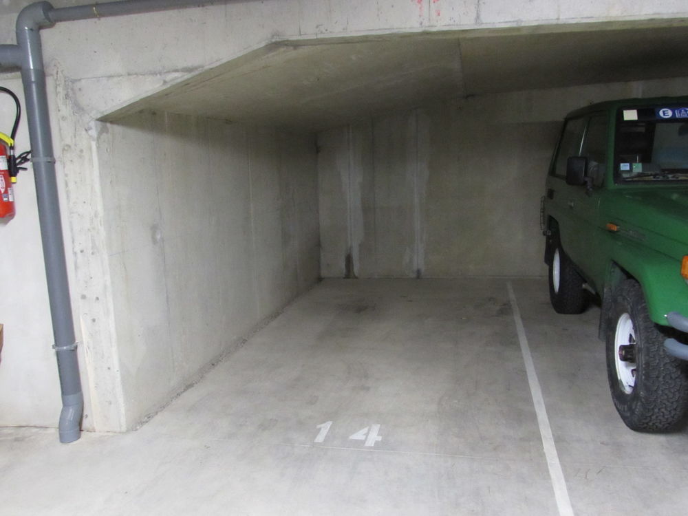Location Parking/Garage parking en sous-sol Saint-jacques-de-la-lande