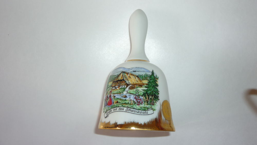Cloche porcelaine For&ecirc;t noire 