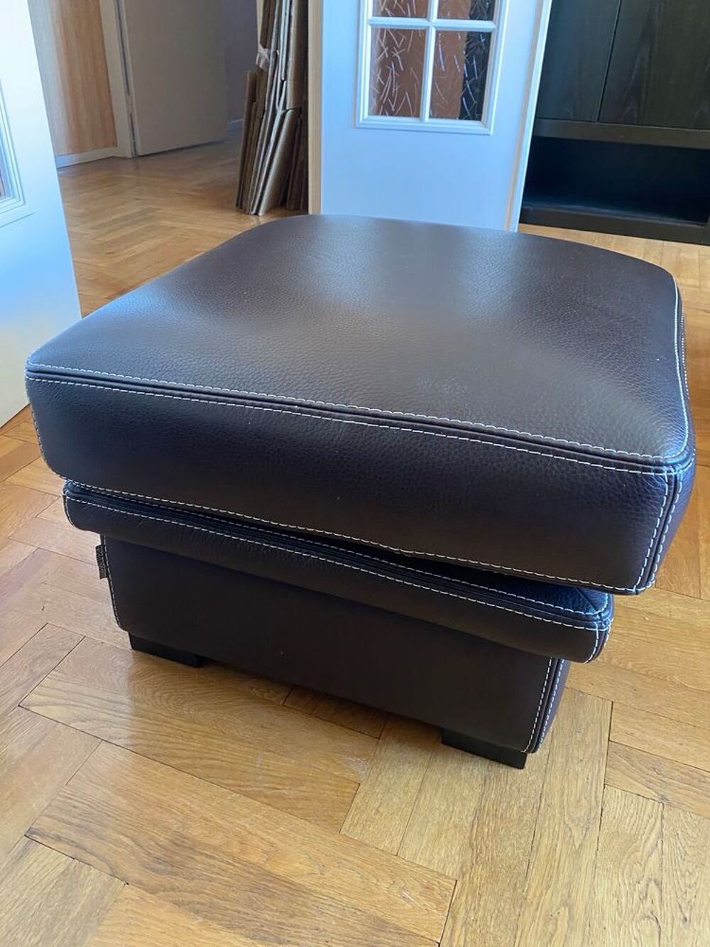 pouf en cuir Roche Bobois Meubles