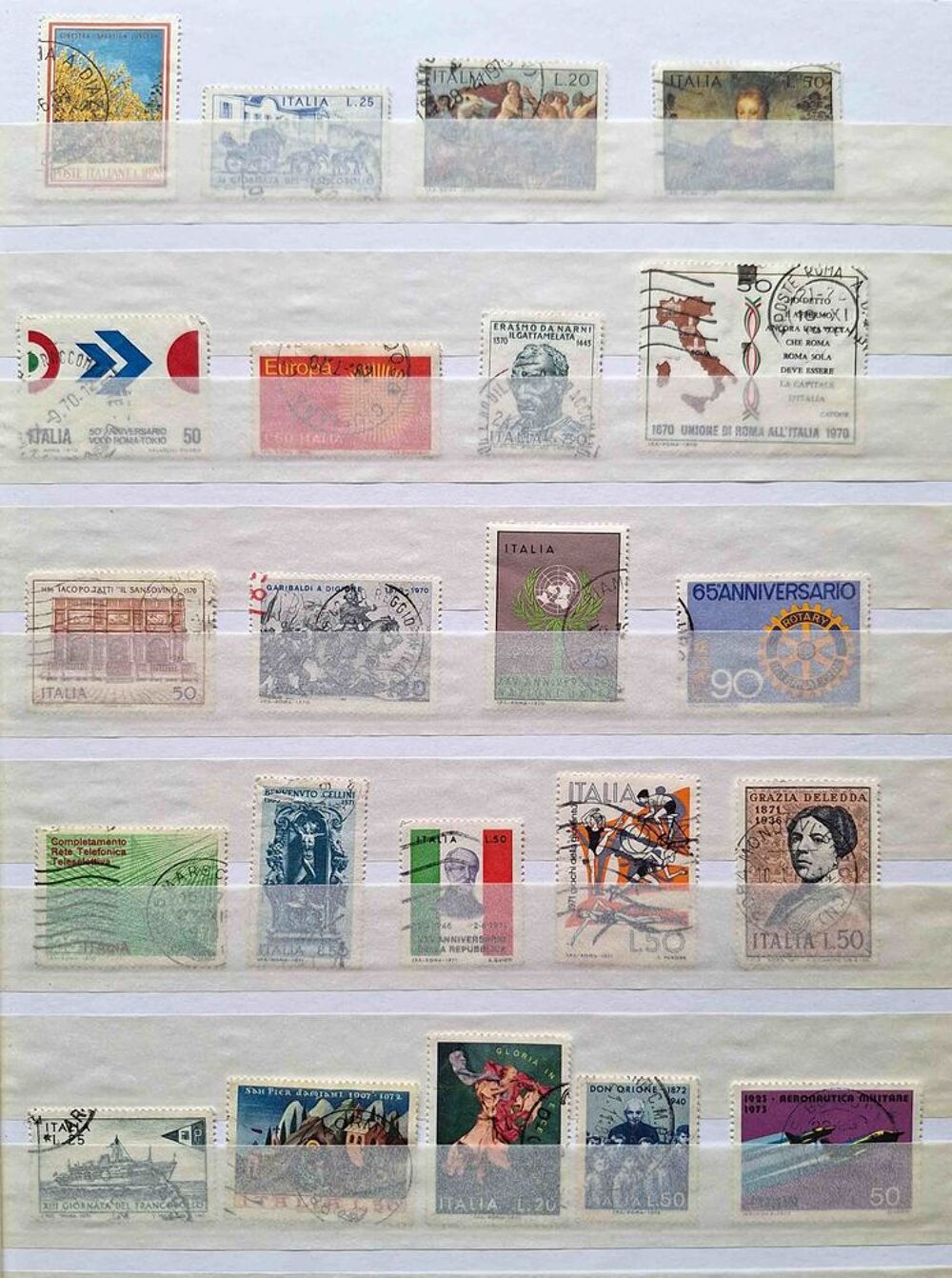 S&eacute;rie de timbres de collection d'Italie 
