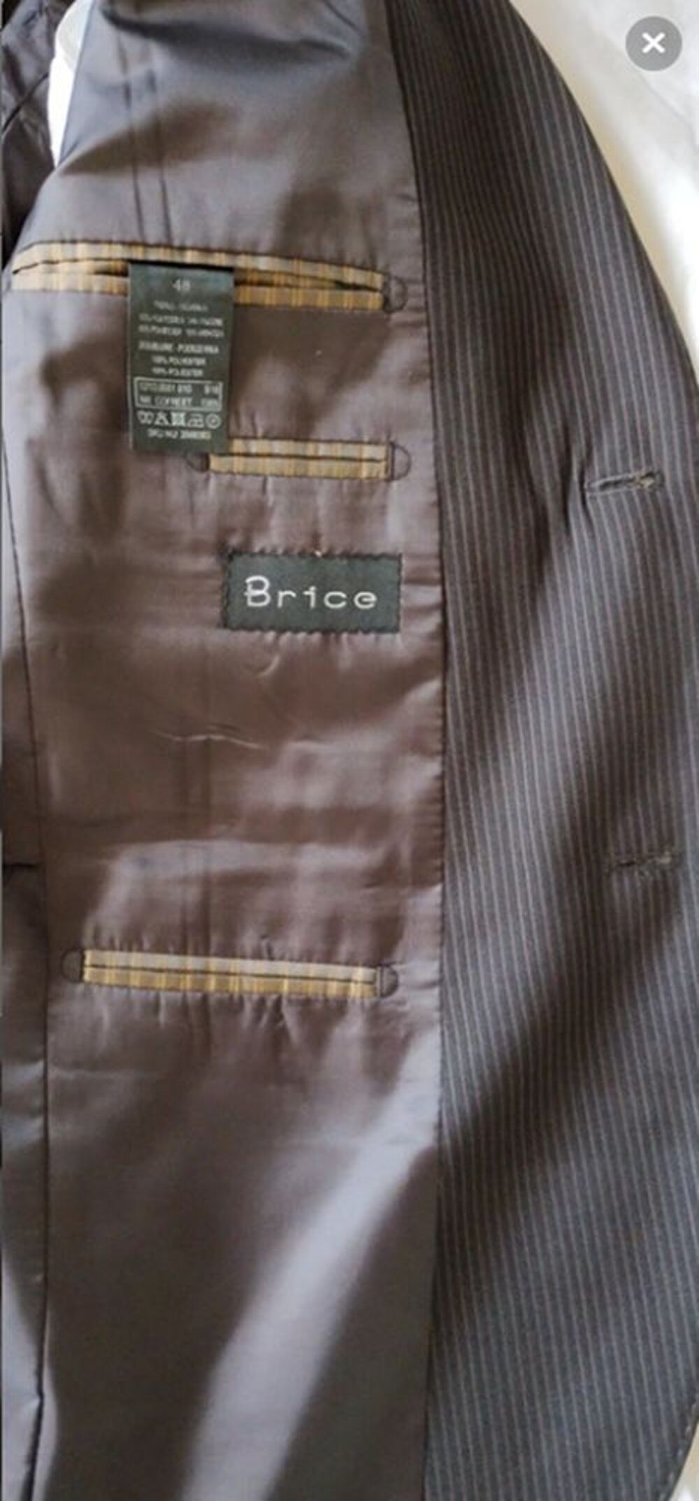 Ensemble de Costume Marron Fonc&eacute; avec de Fines Rayures Vêtements