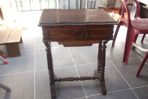 TRAVAILLEUSE ou coiffeuse avec tiroir et casiers 55 Ramous (64)