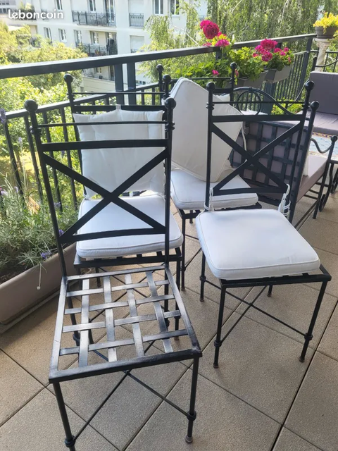 Lot de 4 chaises en fer forgé tres bon état 300 Montrouge (92)
