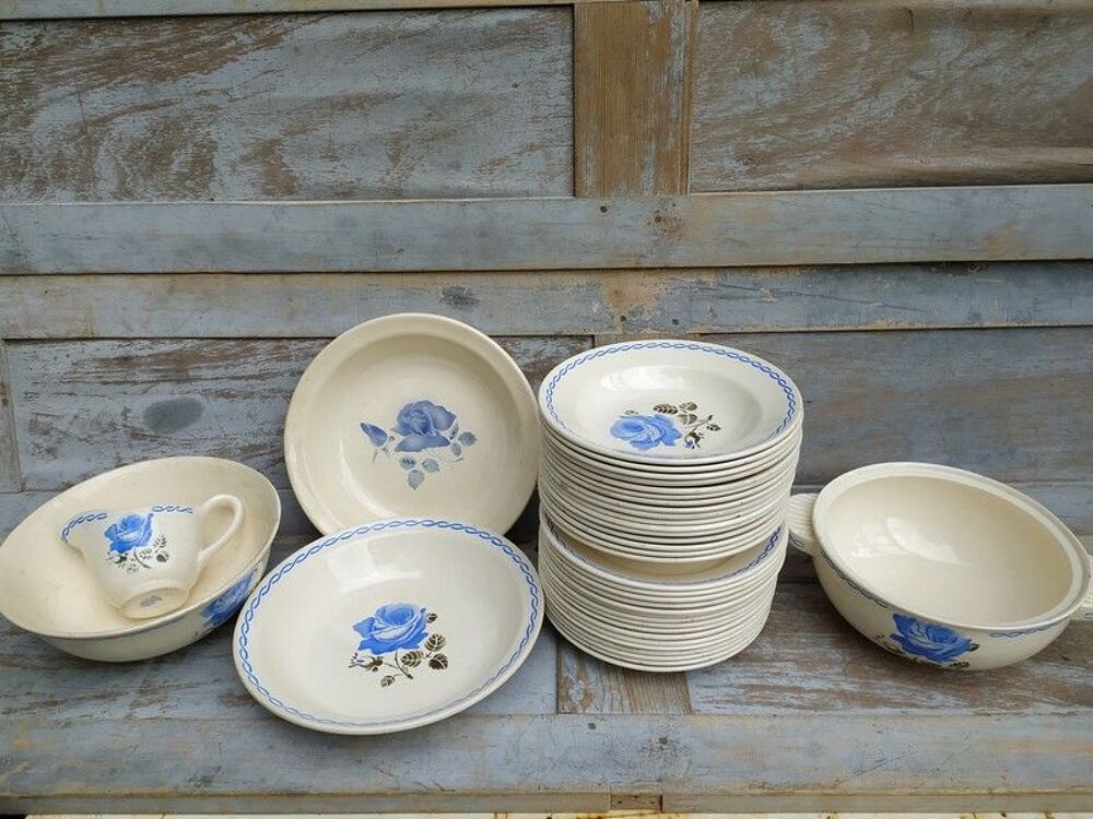 Vaisselle Assiettes Fa&iuml;ence Badonviller Digoin Rose Bleue
Décoration