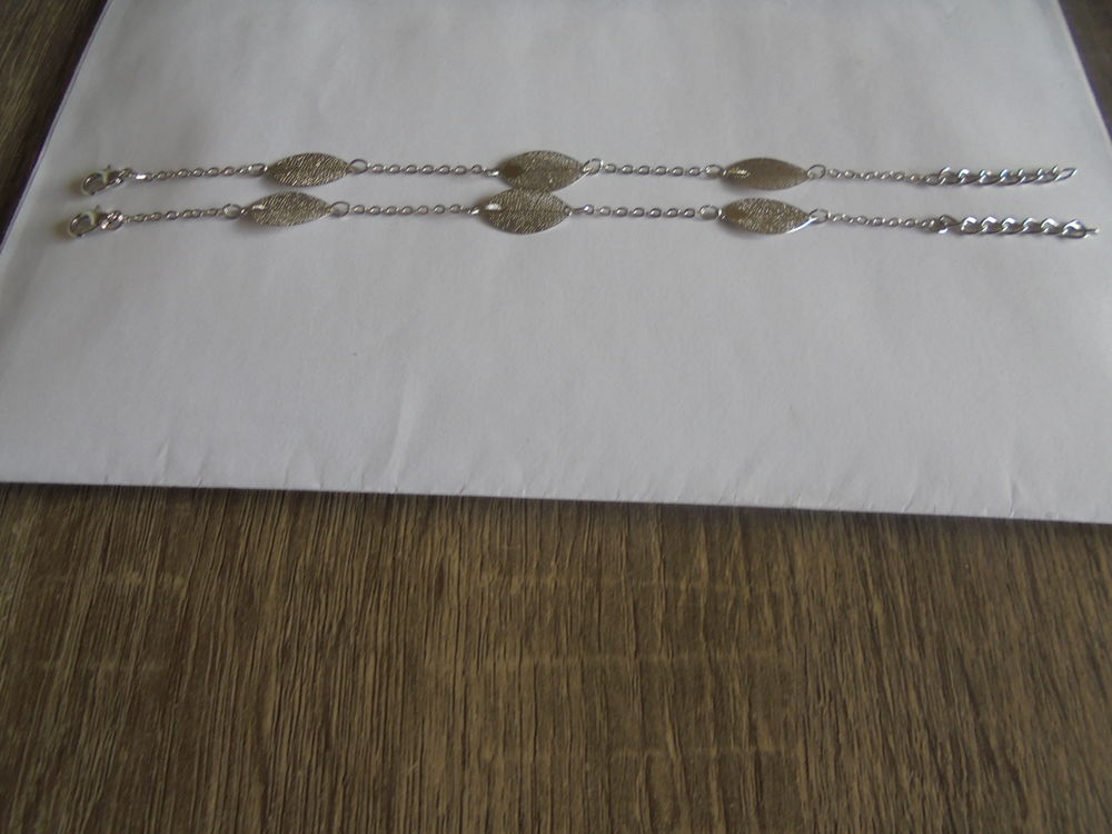 Bracelet feuilles (28b) Bijoux et montres