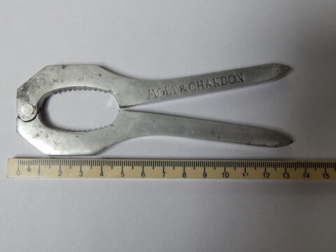 pince a champagne MOET et CHANDON 18 Maslacq (64)