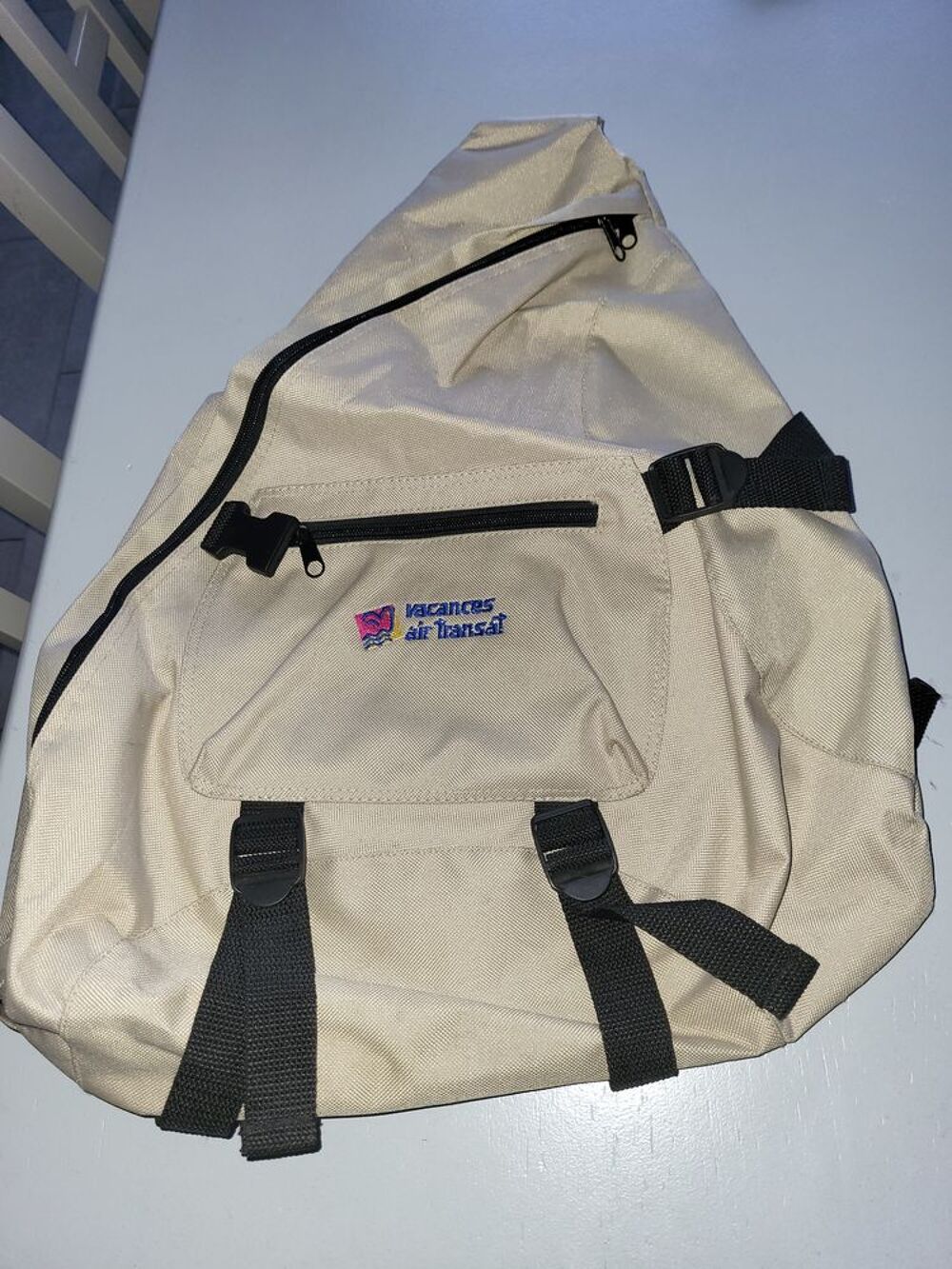  4 sacs de voyage + 1 sac &agrave; dos + 1 pochette 
