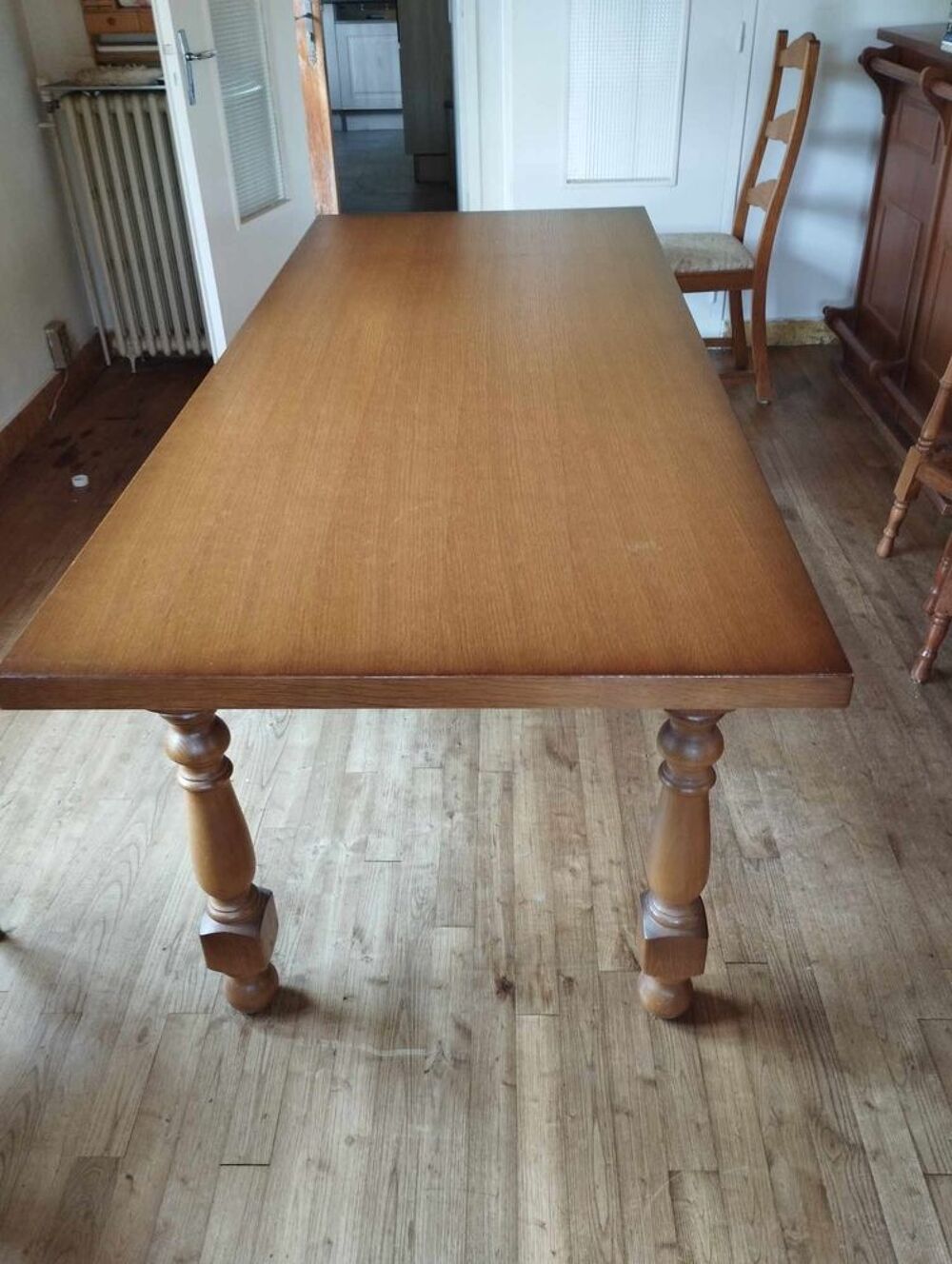 Table et 4 chaises Meubles