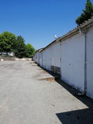  Parking / Garage à louer 15 m² Angers