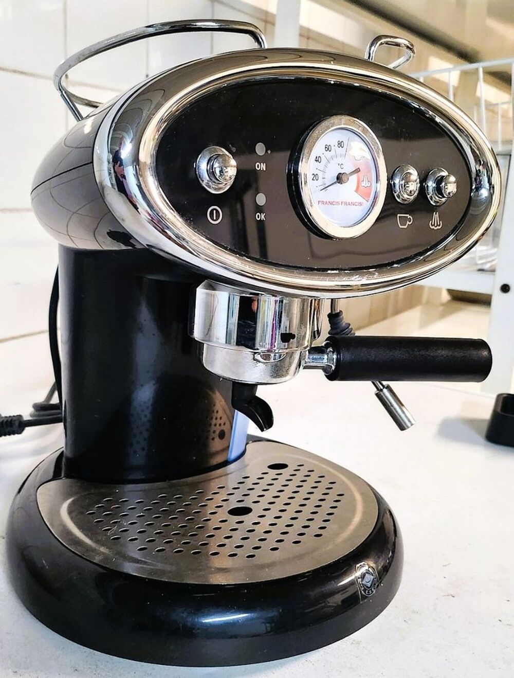 Cafeti&egrave;re expresso Illy X6 Trio Electrom�nager