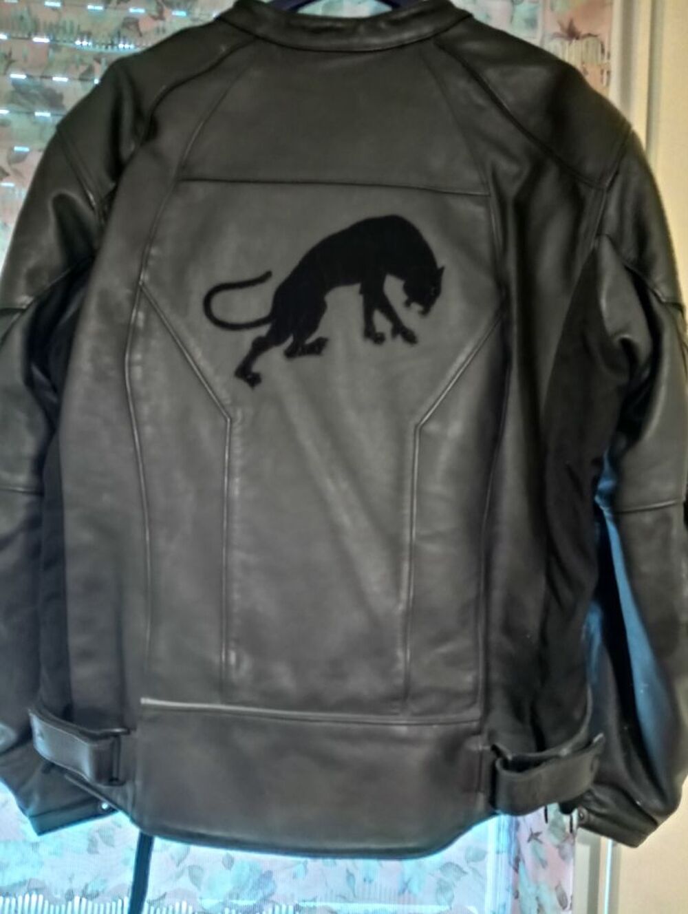 Blouson en cuir homme Furigane 
Grande marque de blouson.. Vêtements