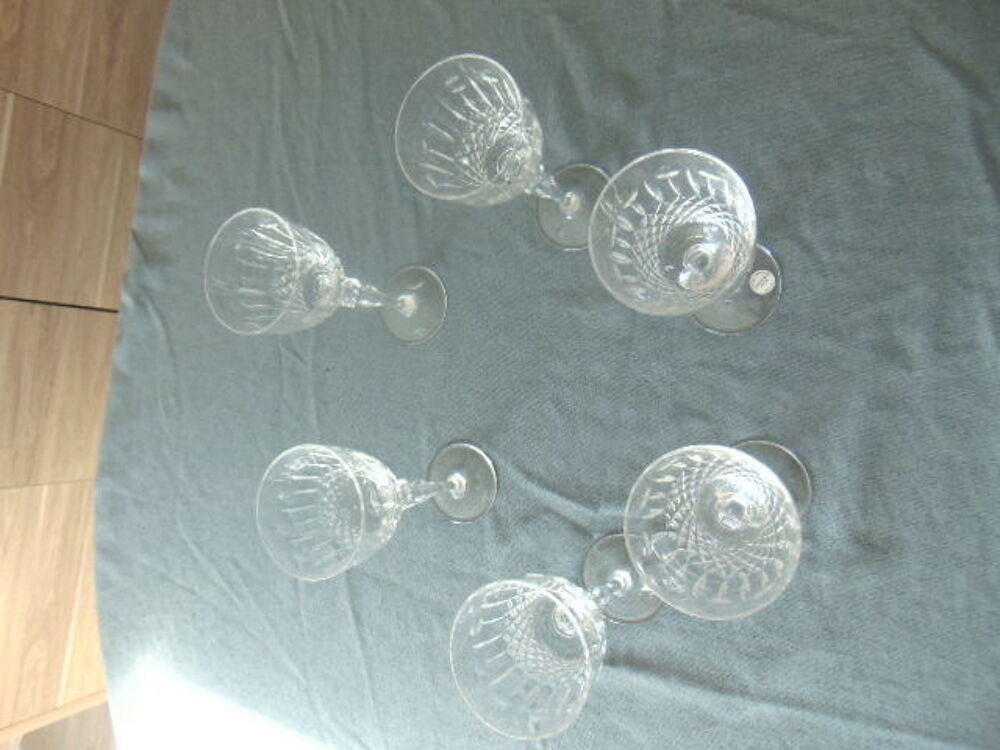 Service de 18 verres en cristal taill&eacute; ? Cristallerie de Lor Cuisine