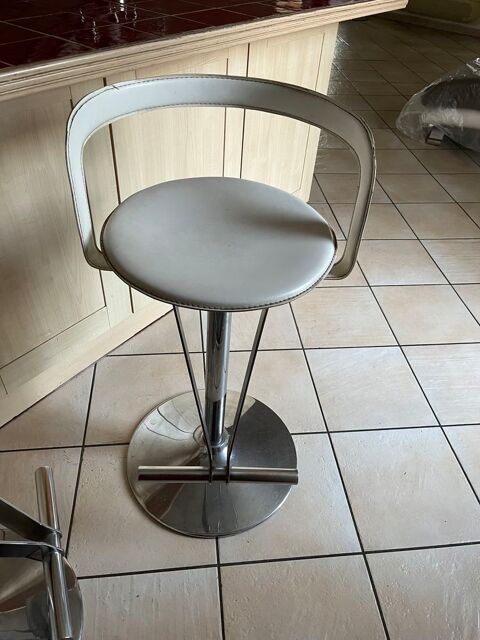 Tabourets de bar 10 Grospierres (07)