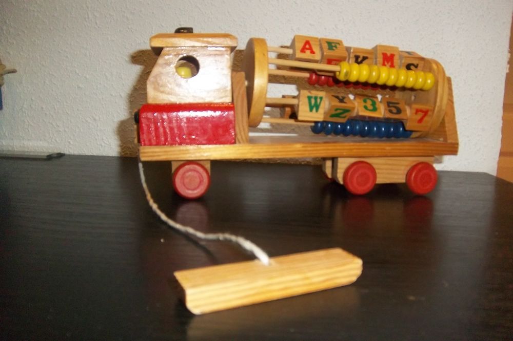 Petit camion en bois boulier alphabet Jeux / jouets