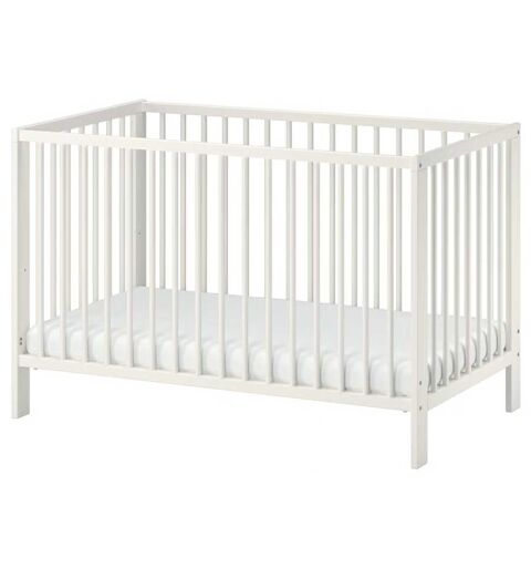 Lit bb   barreaux avec drap housse, couette, moustiquaire et protection matelasse 35 Montpellier (34)