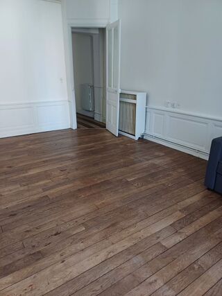  Appartement à louer 2 pièces 73 m²