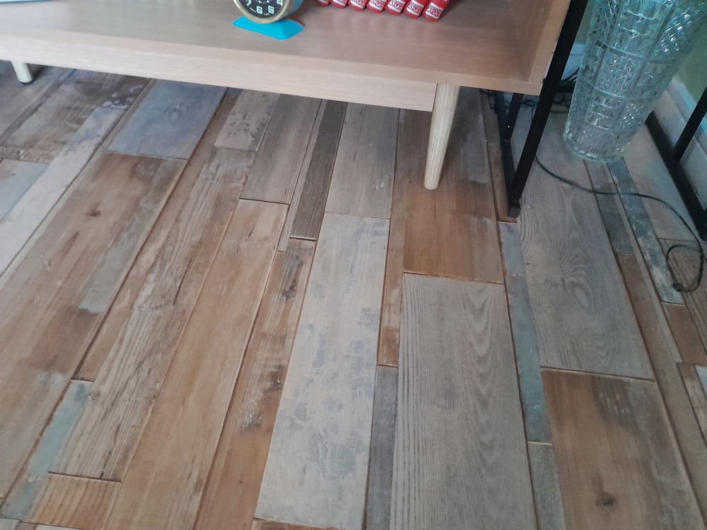 Buffet bas bon etat en bois clair Meubles