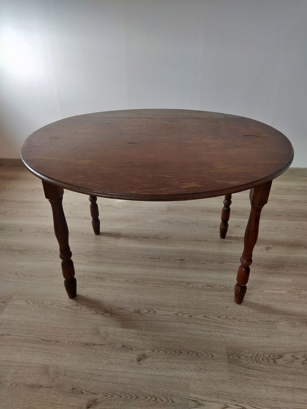 3 Chaises hautes en bois et paille ? bon &eacute;tat + Table ronde Meubles