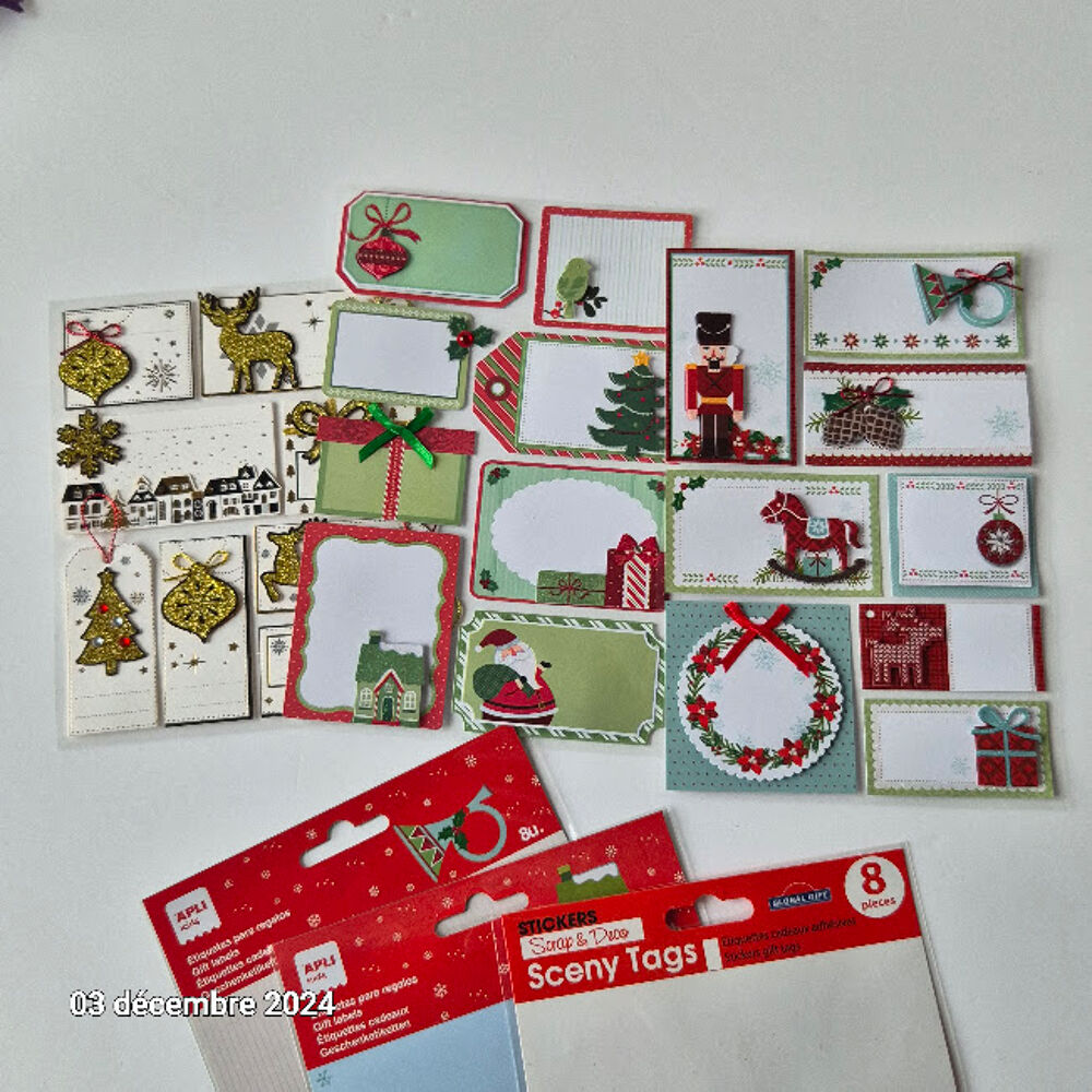Lot de 24 &eacute;tiquettes pour paquets cadeaux de noel ou pour de Décoration