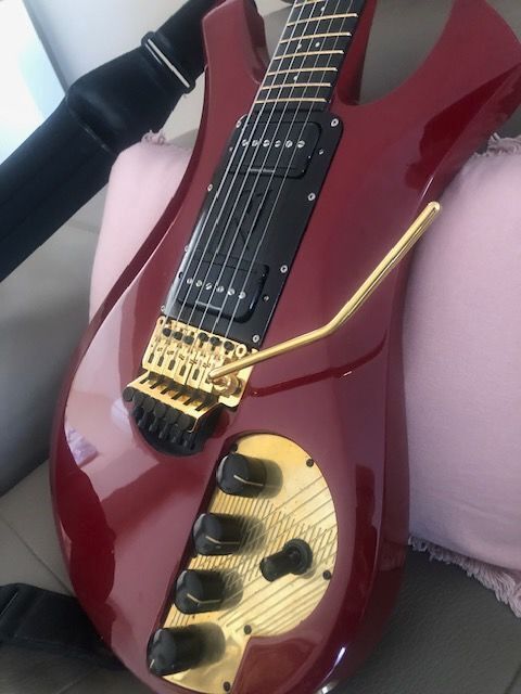 GUITARE ELECTRIQUE  UNIQUE ZDENEK RUMLER 900 Vert-Saint-Denis (77)