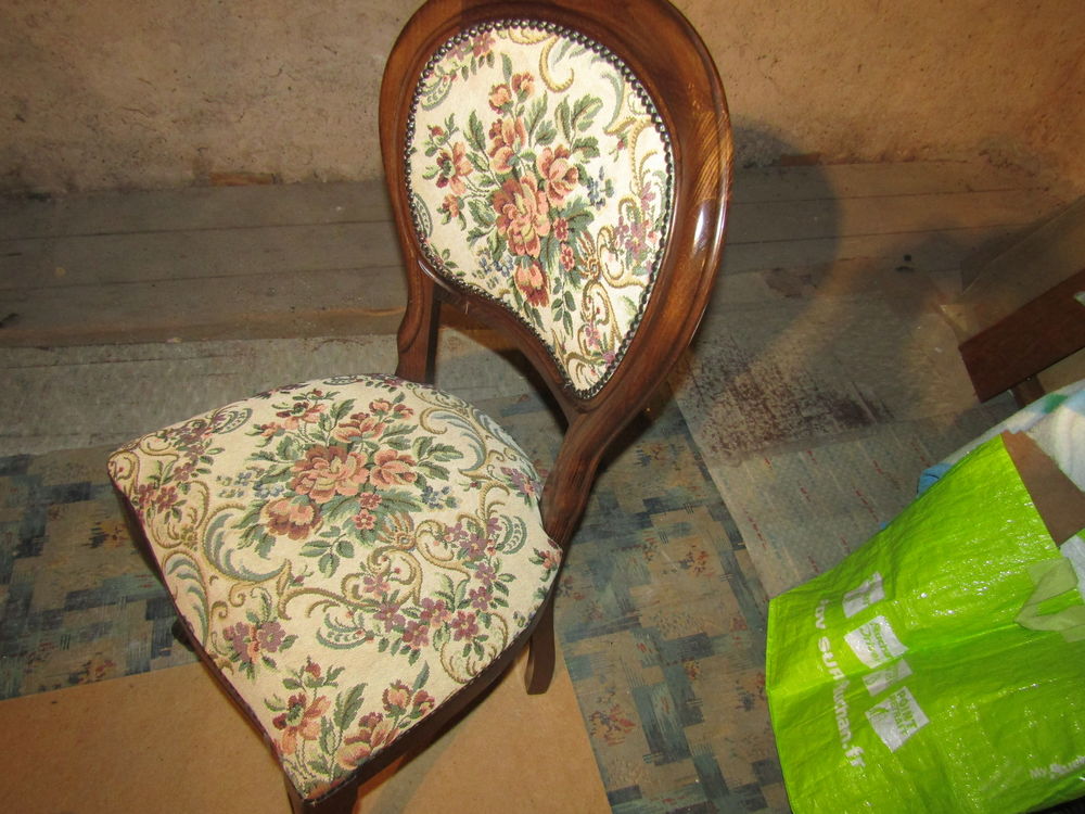 4 chaises de style Meubles