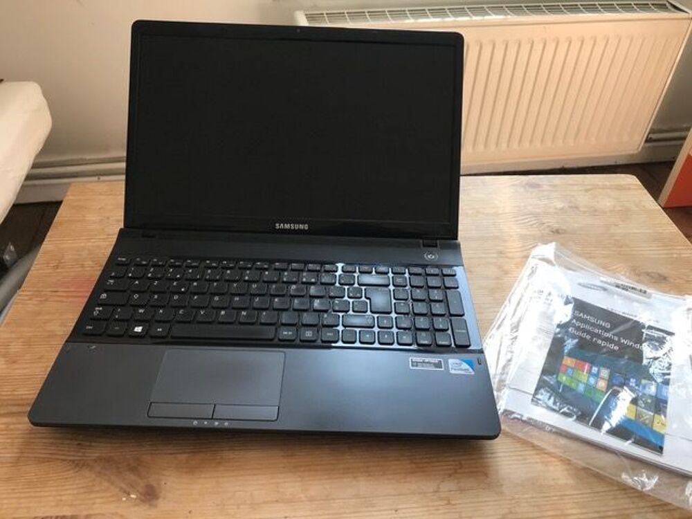 PC PORTABLE SAMSUNG NP300E5C-S08FR S&eacute;rie 3 Matériel informatique