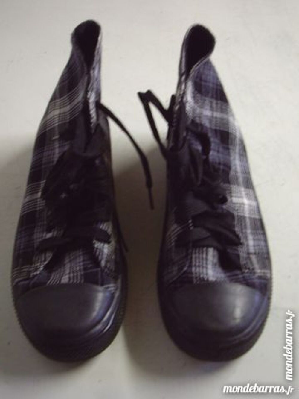 Baskets hautes noir &agrave; carreaux neuves pt 40 Chaussures