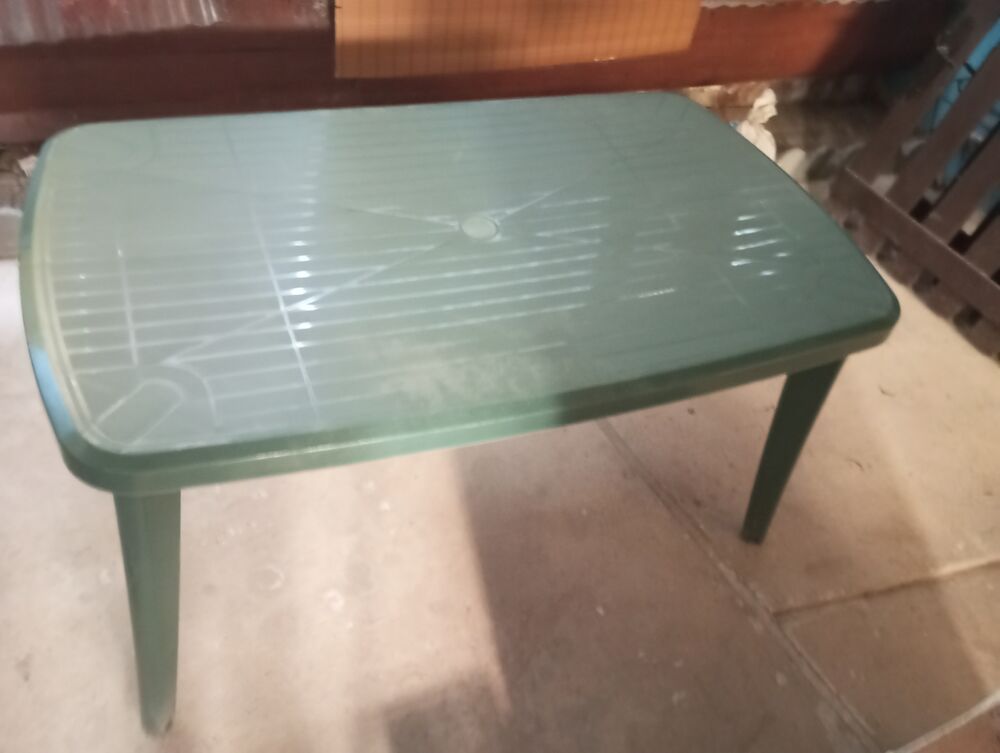 Table salon de jardin sans chaises Meubles