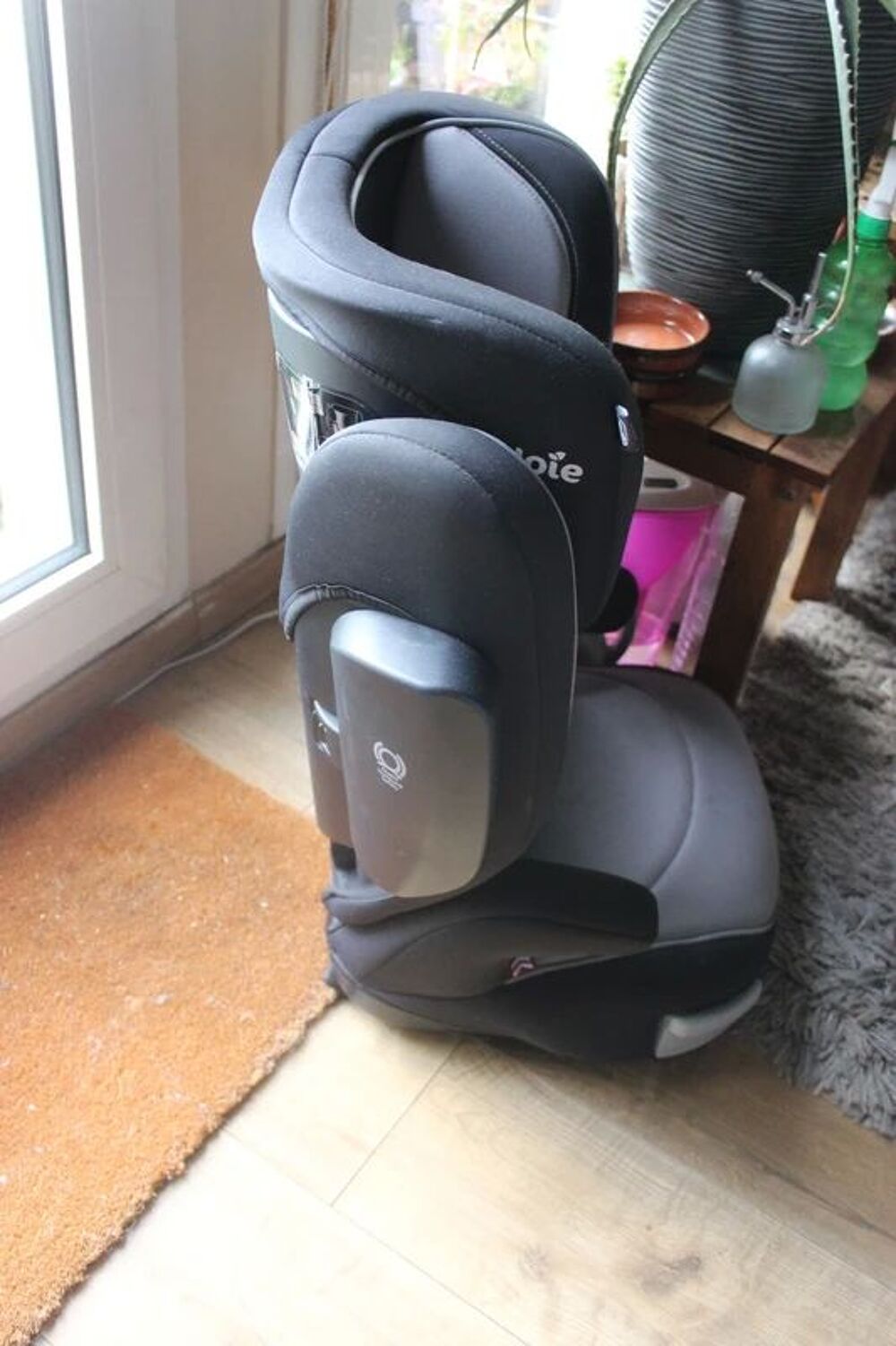 Si&egrave;ge auto Joie avec isofix Pu�riculture