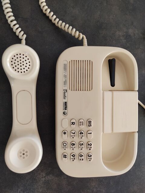 Téléphone vintage a touches Matra déclic 15 Boisset-et-Gaujac (30)
