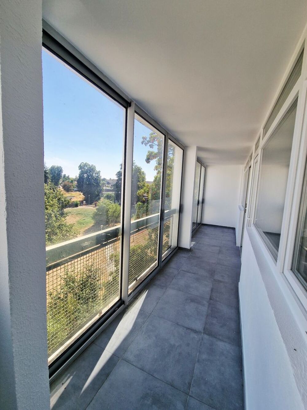 Vente Appartement EXCLUSIVITÉ – T4 83 m² rénové avec loggia de 13 m² – Cave – Ascenseur Évry