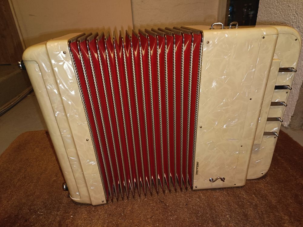 Accord&eacute;on chromatique CRUCIANELLI Instruments de musique